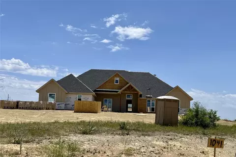 1041 Lilly Ln, Weatherford, TX 76088