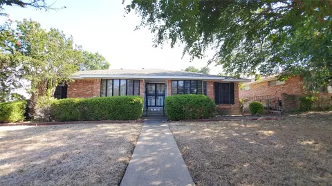 1526 Reynoldston Ln, Dallas, TX 75232