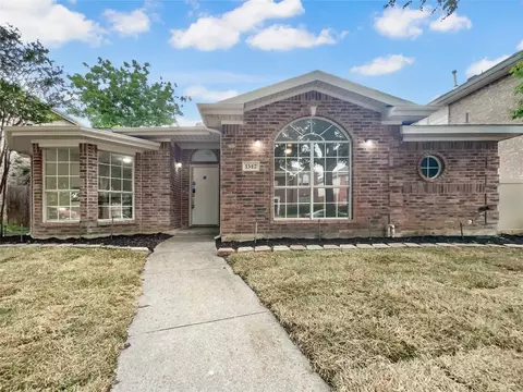 1542 Summers Dr, Cedar Hill, TX 75104