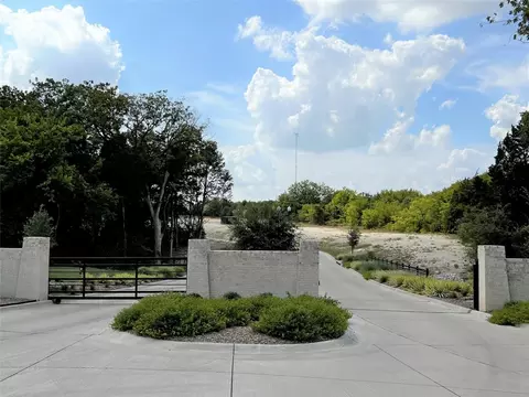 4950 Golden Bell Ln, Midlothian, TX 76065