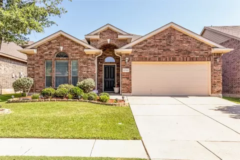 2705 Triangle Leaf Dr, Fort Worth, TX 76244