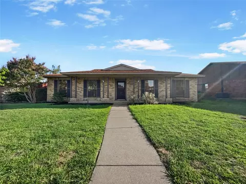 2213 Proctor Dr, Carrollton, TX 75007