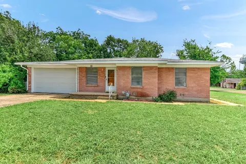 308 S Carter St, Whitewright, TX 75491