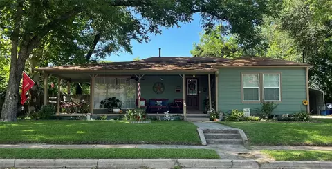 516 W Buchanan St, Mineola, TX 75773