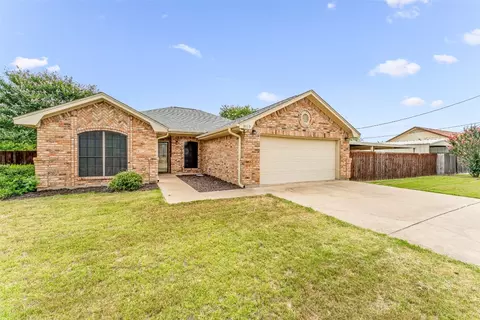 3109 Crockett St, Granbury, TX 76049