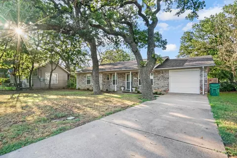 1530 W Groesbeck St, Stephenville, TX 76401