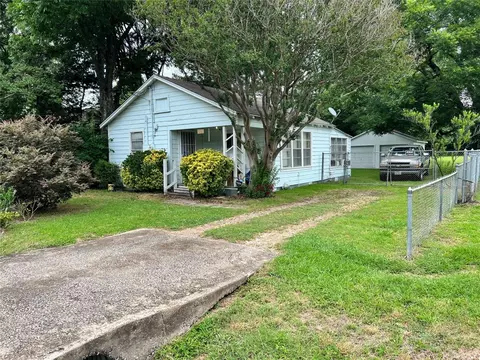 1106 S Peachtree Rd, Mesquite, TX 75149
