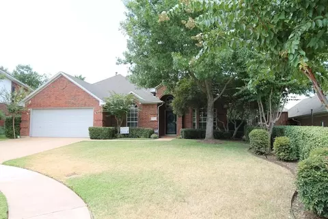 6306 Cobblestone Ln, Arlington, TX 76001