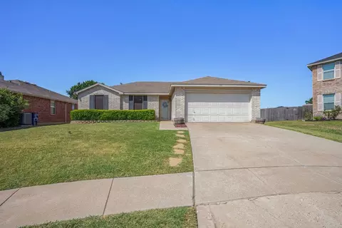 1517 Queen Annes Dr, Burleson, TX 76028