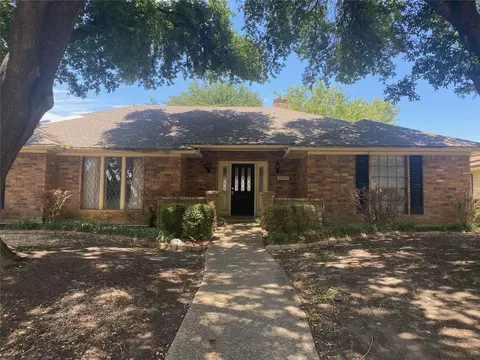 2607 Dove Creek Ln, Carrollton, TX 75006