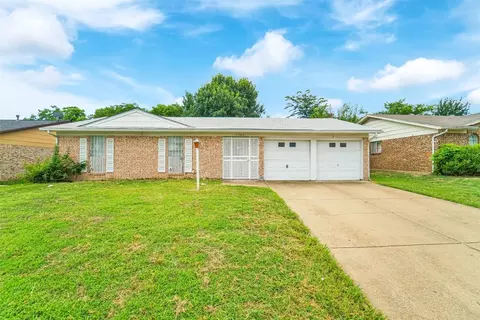1106 Waverly Dr, Arlington, TX 76015