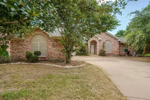 418 Steeplechase Trl, Kennedale, TX 76060