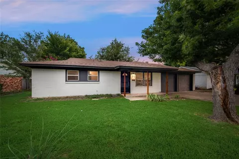 5224 Bonnie Wayne St, Haltom City, TX 76117