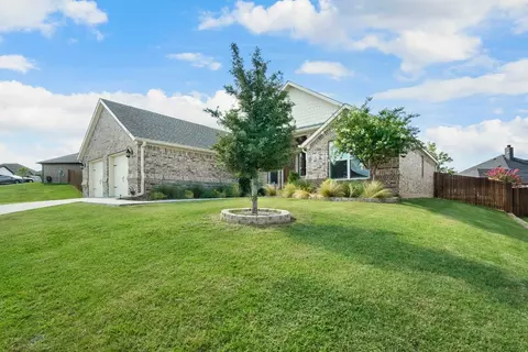 1505 Town Creek Cir, Weatherford, TX 76086