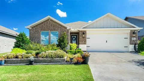 2837 Andesite Ln, Fort Worth, TX 76108