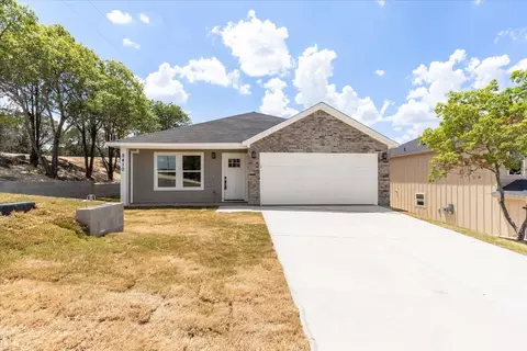 2410 Fox Ct, Granbury, TX 76048