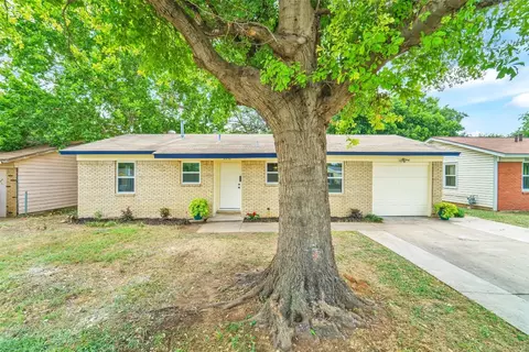 3912 Woodlane Ave, Haltom City, TX 76117