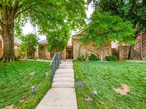1909 Crockett Cir, Irving, TX 75038