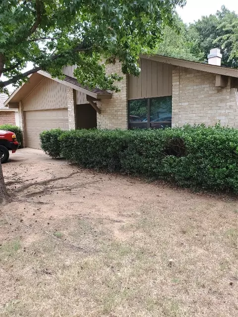 3232 Scenic Hills Dr, Bedford, TX 76021