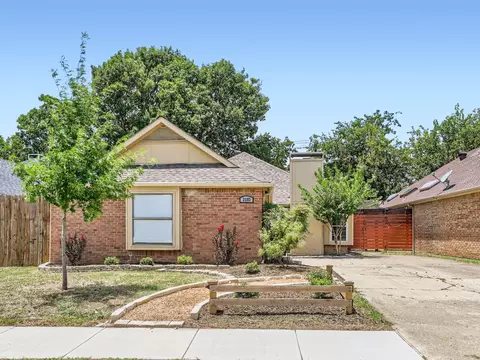 2303 Smoky Hill Rd, Carrollton, TX 75006