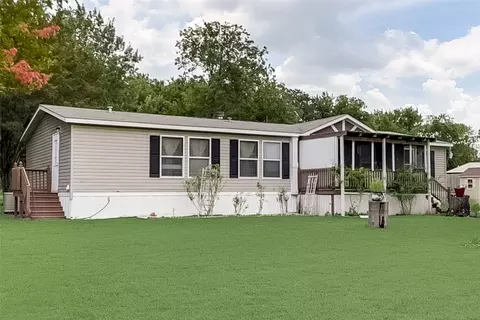 1029 High Meadow Dr, Pecan Hill, TX 75165