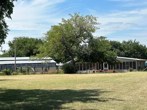 118 Fm 677 S, Saint Jo, TX 76265