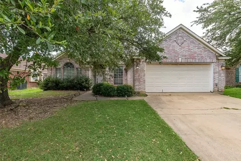 723 Turnstone Dr, Arlington, TX 76018