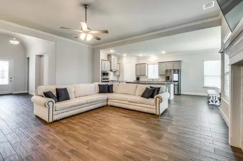7223 Monet Ln, Grand Prairie, TX 75054