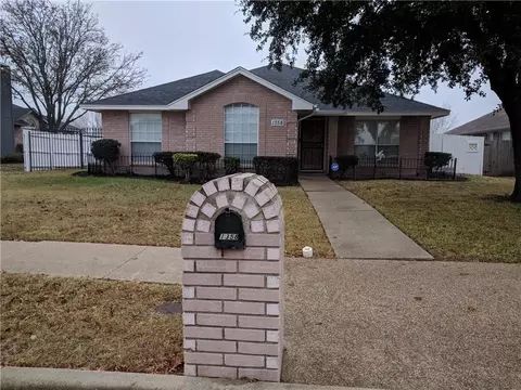 1358 Meadow Creek Dr, Lancaster, TX 75146