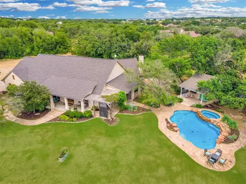 726 W Canyon Creek Ln, Weatherford, TX 76087