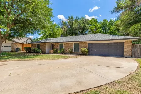 1012 Hickory Ct, Mansfield, TX 76063