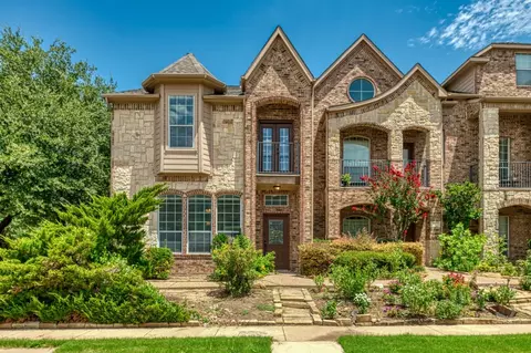 2517 Sarah Ln, Lewisville, TX 75056