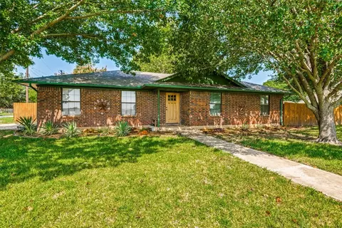 600 N Prairie St, Pilot Point, TX 76258
