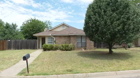 4745 Scots Briar Ln, Fort Worth, TX 76137