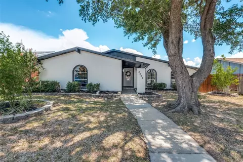 3202 Wellington Rd, Carrollton, TX 75007