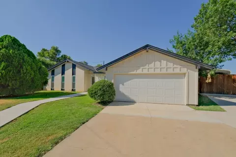 1353 Kathryn Ct, Hurst, TX 76053