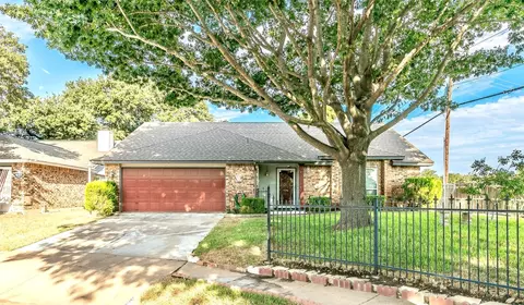 7500 Blue Sage Cir, Fort Worth, TX 76123