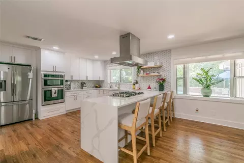 1117 Horseshoe Bnd, Irving, TX 75061