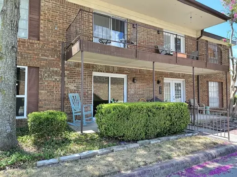 4026 Ridglea Country Club Dr #704, Fort Worth, TX 76126