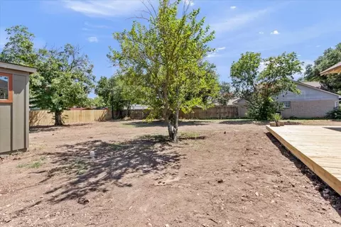 716 W 4th St, Mcgregor, TX 76657 photo 35