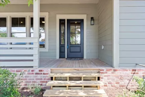 716 W 4th St, Mcgregor, TX 76657 photo 4