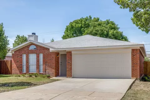 933 Packard Dr, Arlington, TX 76001