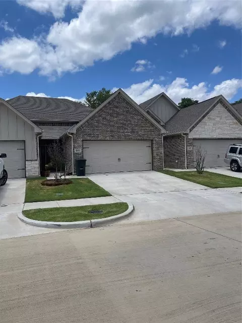 241 Honor Code Pl, Granbury, TX 76049