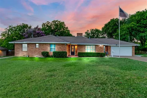 2533 Sweetbriar Dr, Dallas, TX 75228