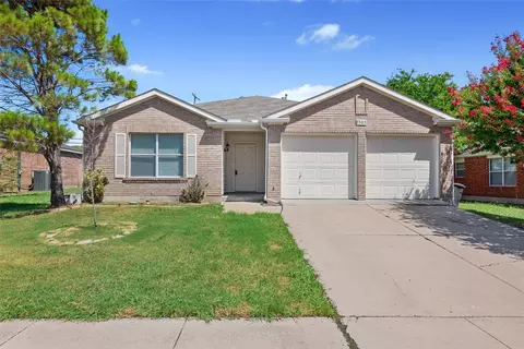 1305 Gilday Dr, Arlington, TX 76002