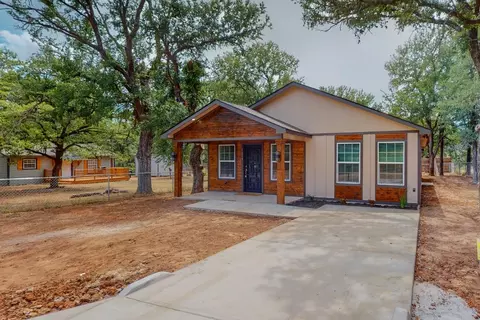 5814 Lake Granbury Trl, Granbury, TX 76048