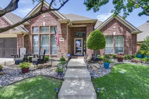 571 Camilla Ln, Lantana, TX 76226