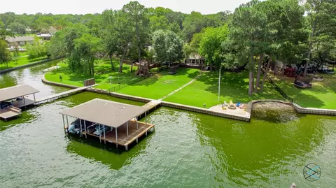 154 Enchanted Dr, Enchanted Oaks, TX 75156