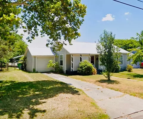 1006 Gladney St, Gainesville, TX 76240