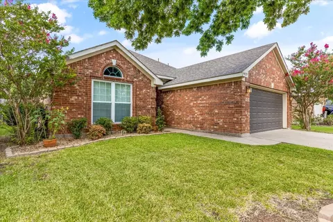 4429 Emerald Leaf Dr, Mansfield, TX 76063